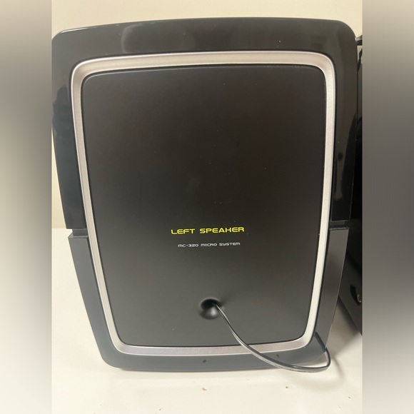 PHILIPS Micro Hi-Fi System MC-320/37 Radio / Tape / CD Player No Remote - Picture 10 of 12